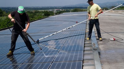 Solar Panel Cleaning 